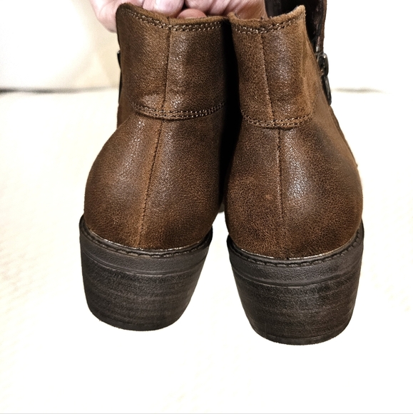 BareTraps 7.5 M Brown Booties - Picture 5 of 8